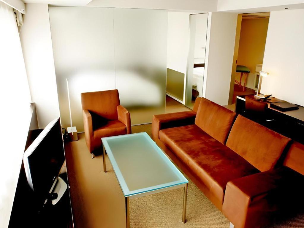 โรงแรมเซ็นจูรี รอยัล โรงแรม 4*